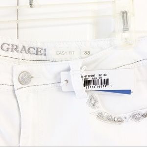 Grace in LA White Denim Capris Size 33 waist